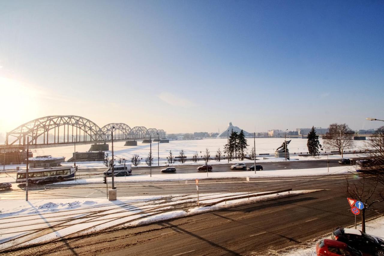 Modern Apartment In Old Riga With A River View Экстерьер фото